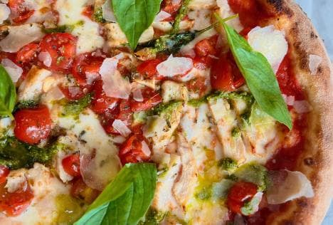 Pizza Chicken pesto